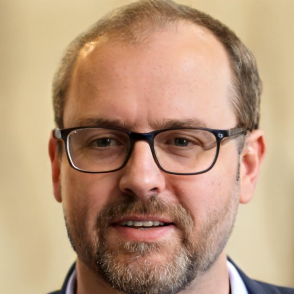 Retrato profesional de mentor financiero